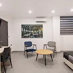 아파트 Modern Large And Spacious 4br With Wifi By 360 Estates *