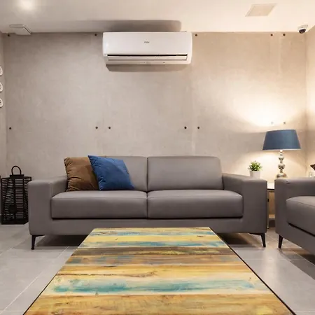 Modern Large And Spacious 4br With Wifi By 360 Estates *