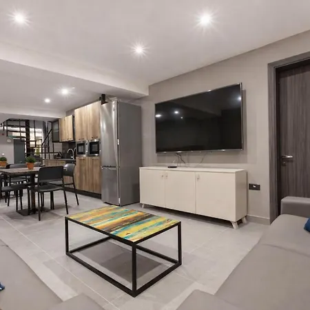 Modern Large And Spacious 4br With Wifi By 360 Estates *