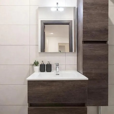 Modern Large And Spacious 4br With Wifi By 360 Estates *