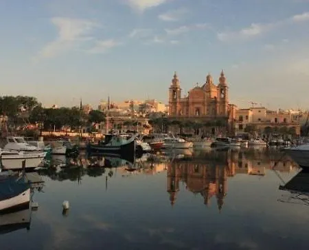 Апартаменты Modern Large And Spacious 4br With Wifi By 360 Estates *