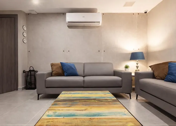 Modern Large And Spacious 4br With Wifi By 360 Estates *