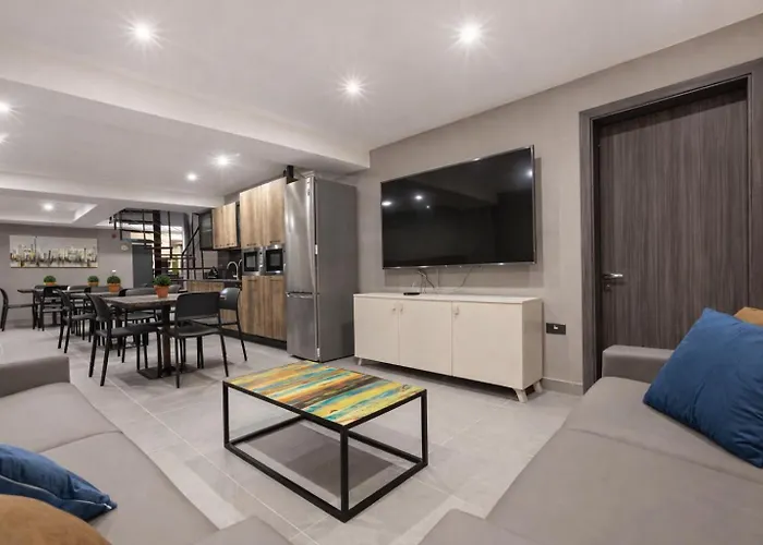 Modern Large And Spacious 4br With Wifi By 360 Estates *