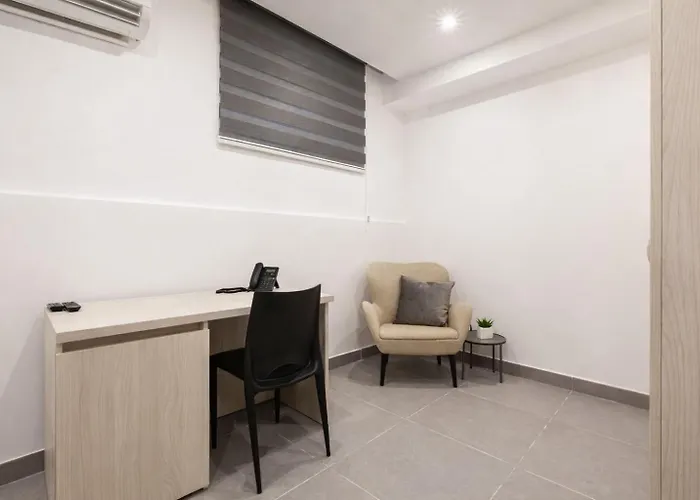 Modern Large And Spacious 4br With Wifi By 360 Estates Διαμέρισμα