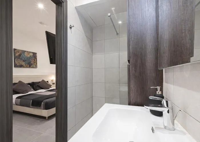 Modern Large And Spacious 4br With Wifi By 360 Estates Διαμέρισμα